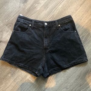 Levi’s | High- Waisted Jean Mom Shorts